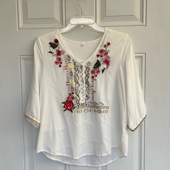 No Brand Tops - No Brand never worn summer peasant blouse. Size M White with Embroidery front.